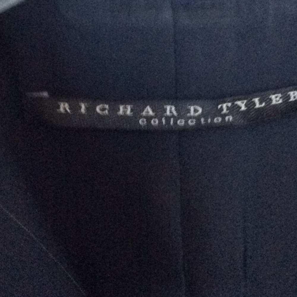 A Richard Tyler jacket - Picture 2 of 6